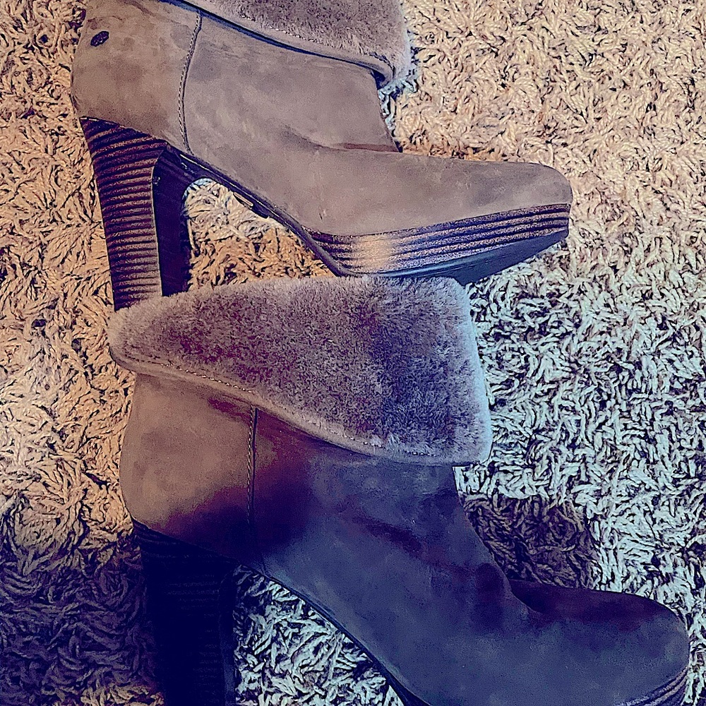 Size 6 1/2 UGG boots, Brand new without tags.